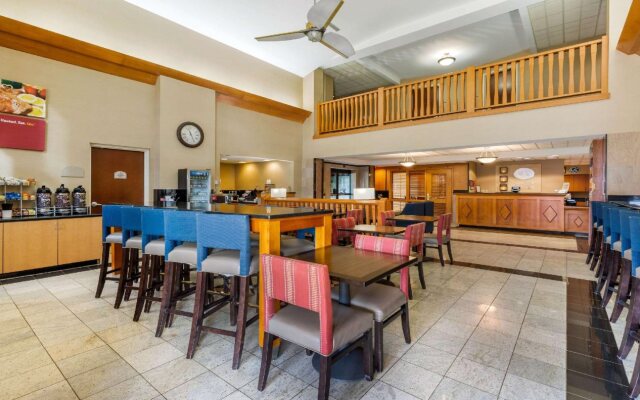 Holiday Inn Express & Suites Leesburg - Historic District by IHG