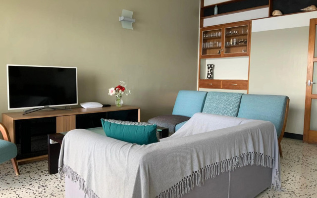 Sea front retro style apartment