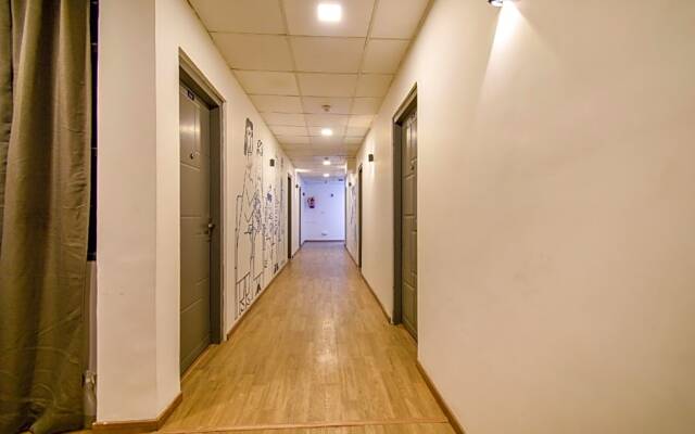 OYO Townhouse 263 Hotel Luxurs Shri Gopal Nagar