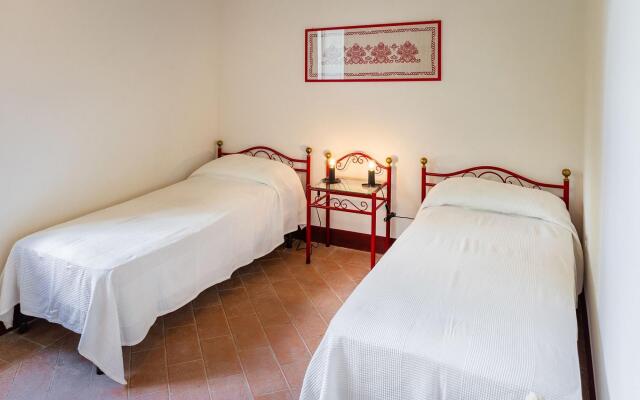 A total immersion in greenery and tranquillity.-Casale LUISA