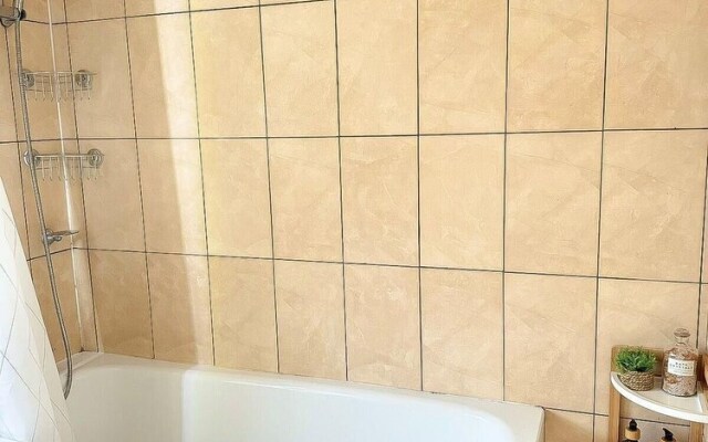 Inviting Apartment in Reading