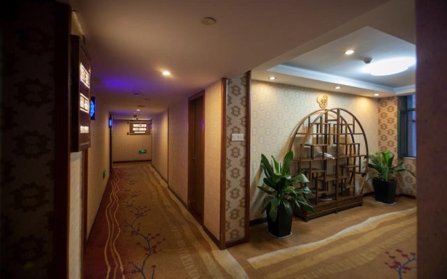 Yiwu Luck Bear Hotel