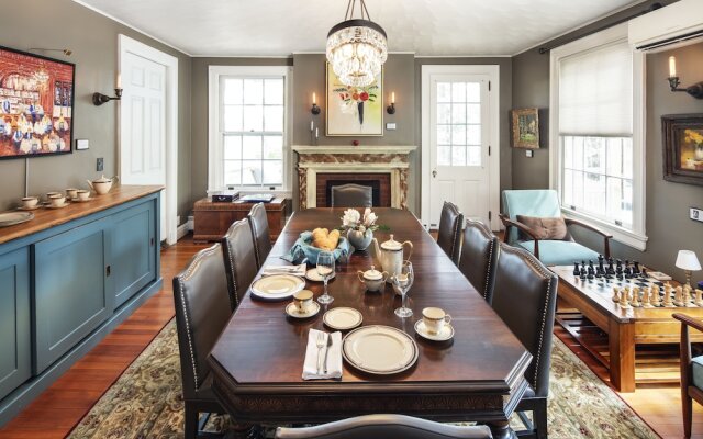 The Applewood Manor