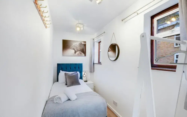 Spacious 4-Bedroom 2-Bath Home in Bywood