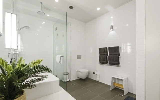 The Queens Retreat - Penthouse On Queen Street
