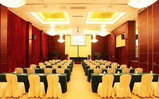 Gao Chun Palace Garden Hotel