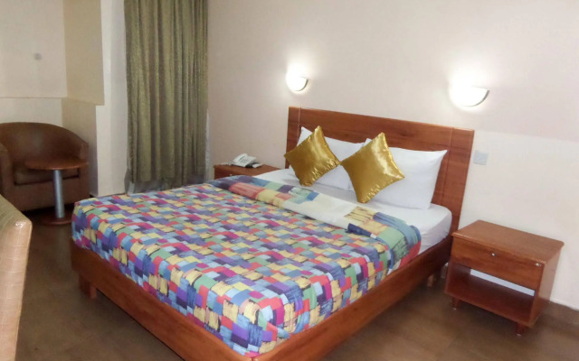 Le Real Hotel