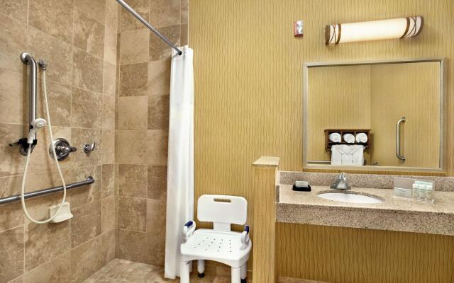 Hampton Inn Shawnee