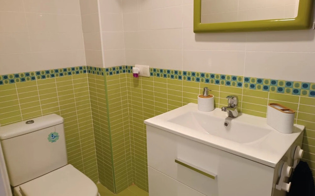 Amazing & Renovated 2-bedroom Flat in Fuengirola