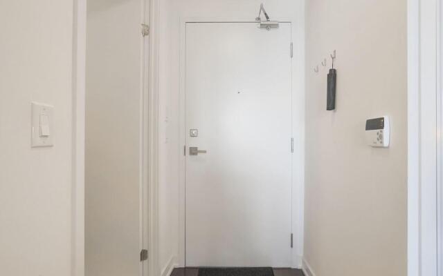Noel Suites - York and Harbour St.