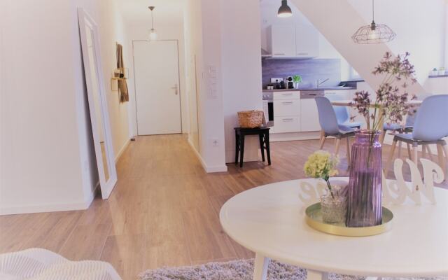 NEU-Luxus Apartment-Zentral 350m Altstadt-2Zi-65qm