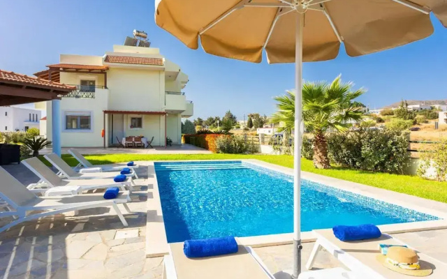 Amphitrite Villa in Gennadi