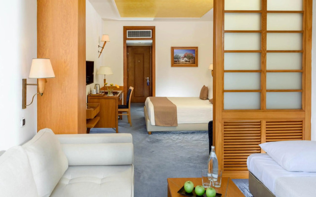 Alexander Beach hotel & Spa