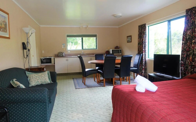 Kiwi Park Motels & Holiday Park