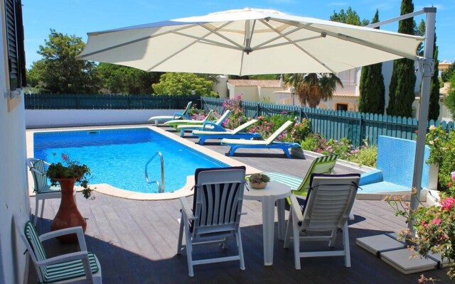 Villa com Piscina, Algarve Izibookings