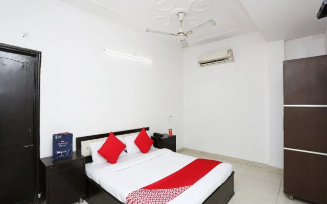 Taj Guest House By OYO Rooms