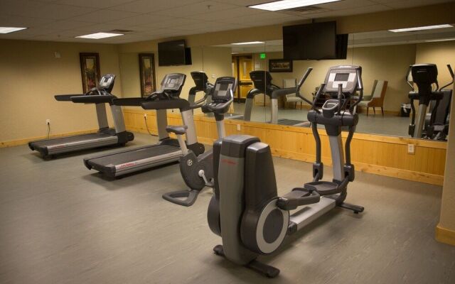 Stay in Comfort while Enjoying Valley Views by RedAwning