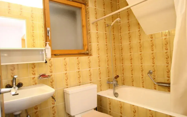 Comfortable 6 Pers Chalet Near Anzere