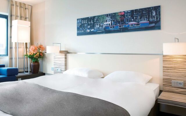 Mövenpick Hotel Amsterdam City Centre