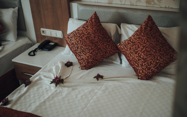 Aleria Belport Beach Hotel - Image 4