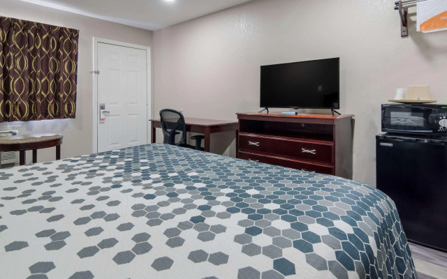 Econo Lodge Waco North I-35