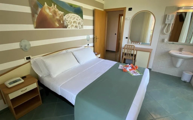 Family Hotel Pinetina Mare