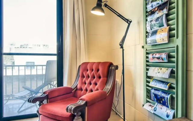 Retro Designer Homelike Apartment - Close to Beach
