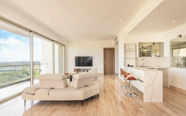 Penthouse With Private Picuzzi in Cap Cana