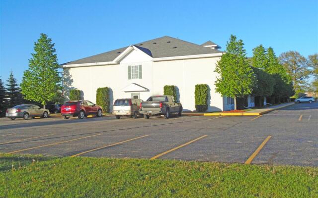 American Inn and Suites Houghton Lake