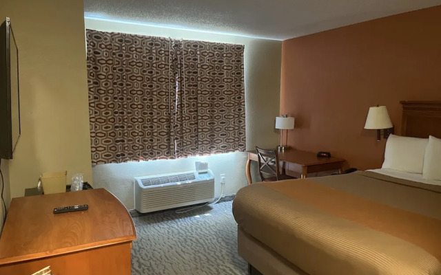 Regency Inn and Suites, Anoka