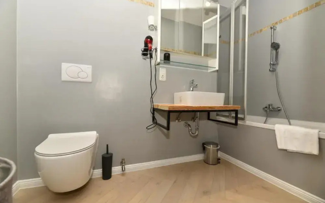 Penthouse Lake Mountains View Incl Summer Card