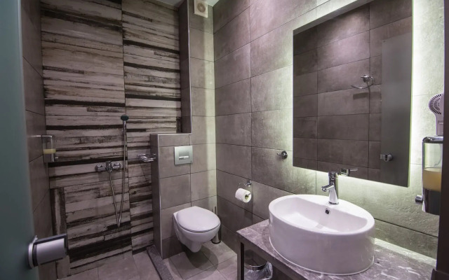 SKS Luxury Suites & Rooms