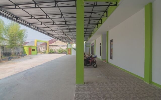 RedDoorz near RS Harapan Bersama