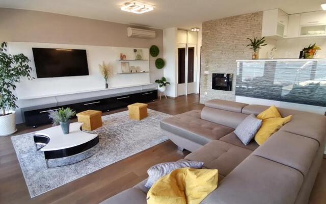 Apartment Zatonka 2