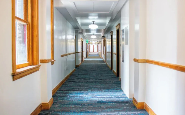 11th Avenue Hostel