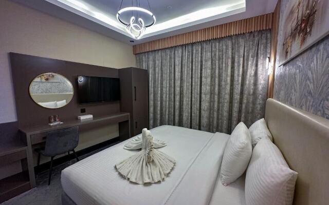Gold Sky Avenue Hotel