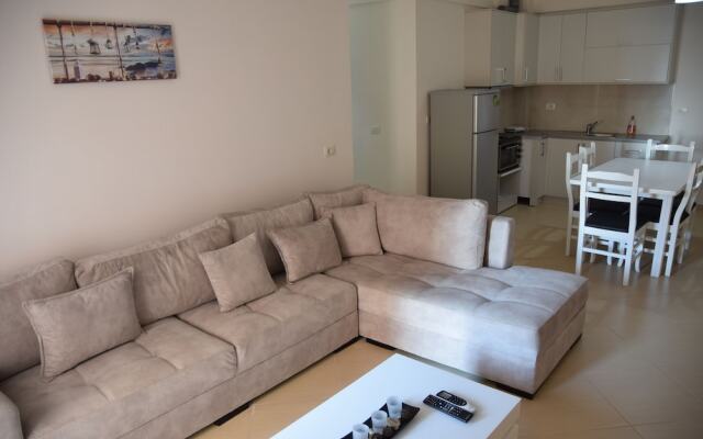 Romina Apartments