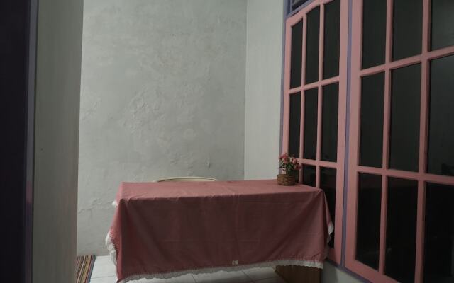 Hotel O Wisma Parakita Syariah Near RS Faisal Patalasang