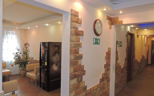 Отель «Сансет»