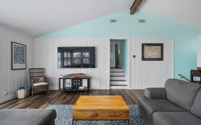 Hideaway at Redhead Road