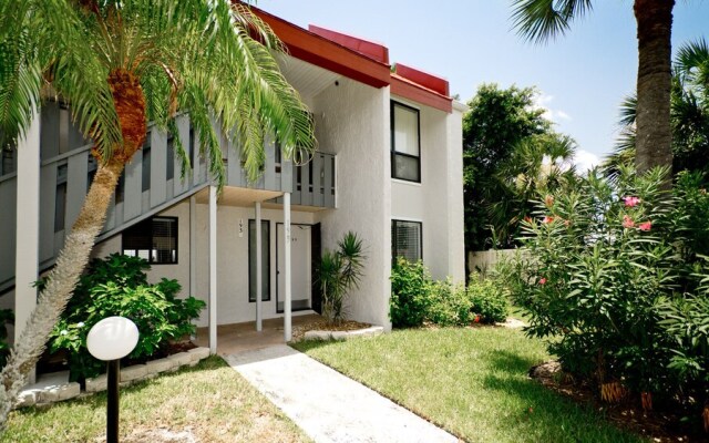 Runaway Bay Resort by BBG