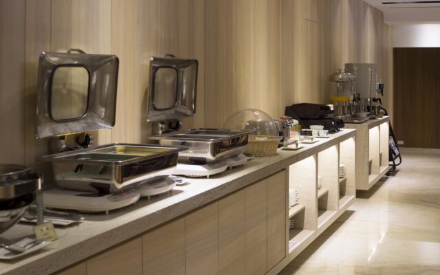 Noble Hotel