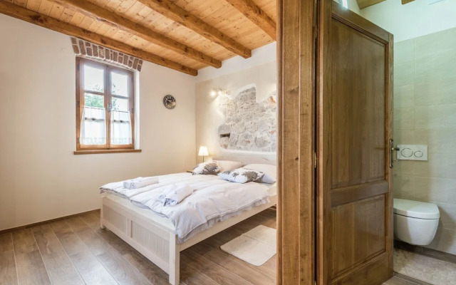 Villa in Sukosan With Sauna and Pool