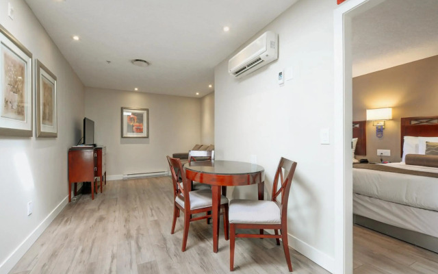 Red Lion Inn and Suites