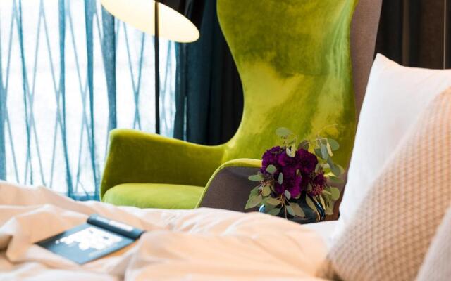 ANTON . Luxury stay