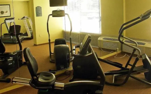 Armoni Inn & Suites