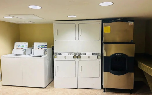 Margot Bay Condo by RedAwning