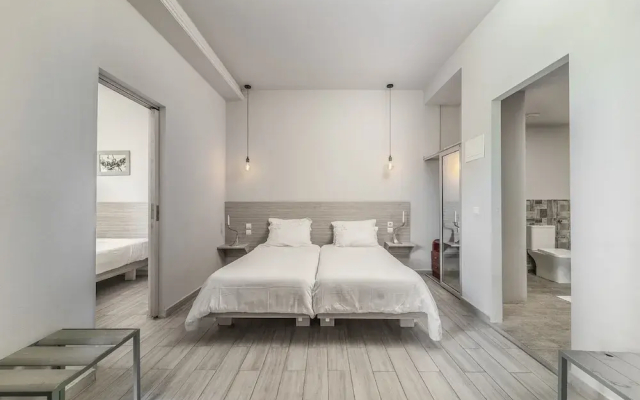 Ianos Hotel