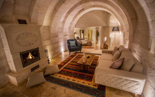Nino Cave Suites
