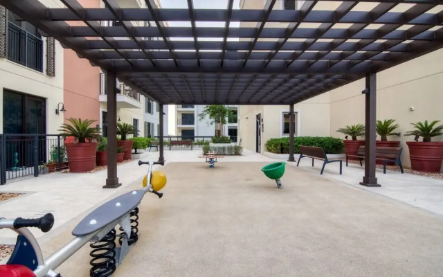Stylish 2BR in La Rive 2